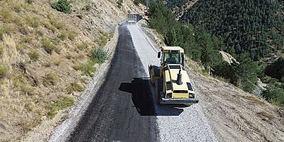 BÜYÜKŞEHİR’DEN GÖKSUN KIRSALINA KONFORLU YOL ATAĞI