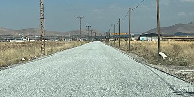 BÜYÜKŞEHİR’DEN GÖKSUN KIRSALINDA ULAŞIMI İYİLEŞTİREN YOL ÇALIŞMASI