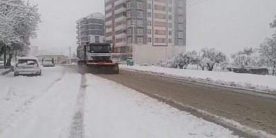 BÜYÜKŞEHİR’DEN KAR YAĞIŞINA ANINDA MÜDAHALE