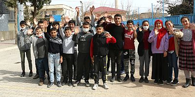 BÜYÜKŞEHİR’DEN ÖĞRENCİLERE YENİ SPOR ALANLARI