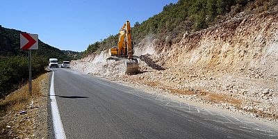 BÜYÜKŞEHİR’DEN PAZARCIK’TA YOL SEFERBERLİĞİ