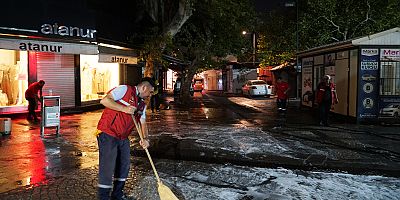 BÜYÜKŞEHİR’DEN TİCARET KALBİNDE KAPSAMLI TEMİZLİK