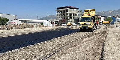 BÜYÜKŞEHİR’DEN YENİ SANAYİ SİTESİ’NE ASFALT