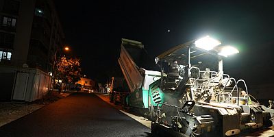 BÜYÜKŞEHİR, DULKADİROĞLU DİVANLI’DA ASFALT MESAİSİNE BAŞLADI