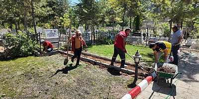 BÜYÜKŞEHİR, ELBİSTAN’DAKİ MEZARLIKLARI BAŞTAN AŞAĞI DÜZENLİYOR