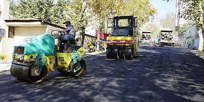 BÜYÜKŞEHİR, GAZİ MUSTAFA KUŞÇU CADDESİ’Nİ ASFALTLIYOR