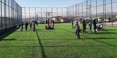 BÜYÜKŞEHİR’İN EKİNÖZÜ’NE KAZANDIRDIĞI HALI SAHA BEĞENİ TOPLADI