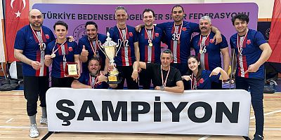 BÜYÜKŞEHİR’İN OTURARAK VOLEYBOL TAKIMI SÜPER LİG’DE NAMAĞLUP ŞAMPİYON