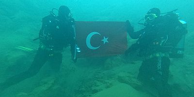 BÜYÜKŞEHİR İTFAİYE PERSONELLERİ ÇANAKKALE ZAFERİ İÇİN DALDI