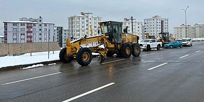 BÜYÜKŞEHİR KAR NÖBETİNİ SÜRDÜRÜYOR