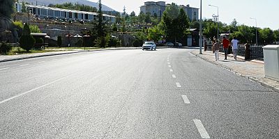 BÜYÜKŞEHİR’LE YENİLENEN PINARBAŞI CADDESİ’NE VATANDAŞLARDAN TAM NOT