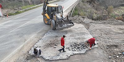 BÜYÜKŞEHİR, ONİKİŞUBAT KIRSALINDA BİR MAHALLENİN DAHA ULAŞIMINI İYİLEŞTİRDİ