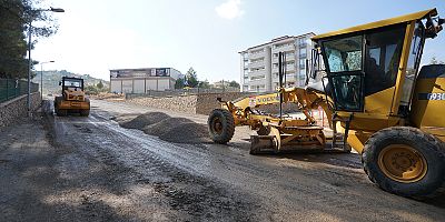 BÜYÜKŞEHİR, TÜRKOĞLU’NDA CADDELERİ YENİLİYOR