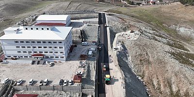 BÜYÜKŞEHİR, TÜRKOĞLU’NDAKİ YENİ OKULUN ULAŞIMINI İYİLEŞTİRİYOR