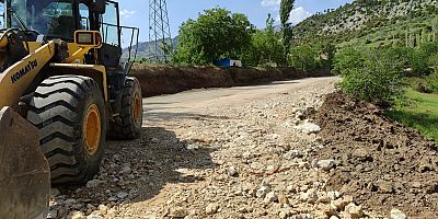 Kahramanmaraş Büyükşehir Belediyesi yol bakım ve onarım çalışmalarına aralıksız devam ediyor.