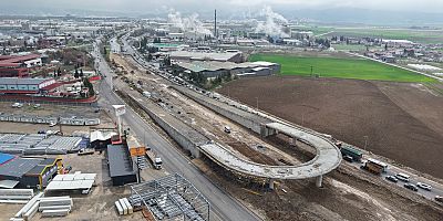 ÇEVRE YOLU’NDA ULAŞIMI RAHATLATACAK KAVŞAK HIZLA YÜKSELİYOR