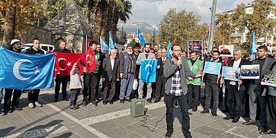 ÇİN’İN DOĞU TÜRKİSTAN’A ZULMÜNÜ PROTESTO ETTİ