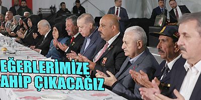 CUMHURBAŞKANI ERDOĞAN İLK İFTARI DEPREMZEDELERLE BİRLİKTE YAPTI