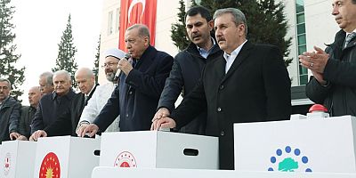 CUMHURBAŞKANI ERDOĞAN KAHRAMANMARAŞ'TA DEPREMZEDELER İÇİN DÜĞMEYE BASTI