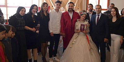 27 yaşındaki Ezgi Demirtaş ile 35 yaşındaki Aynur Zorlu adlı genç kızların gelinlik giyme hayali.