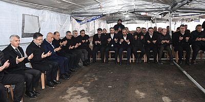 DEPREMDE HAYATINI KAYBEDENLER 1. YIL DÖNÜMÜNDE DUALARLA ANILDI