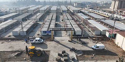 DEREPAZARI ESNAF ÇARŞISI’NDA ÜSTYAPI İMALATLARI TAMAMLANIYOR
