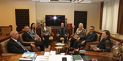 DEVLET ESKİ BAKANI KAVAF’TAN KİÜ’YE ZİYARET