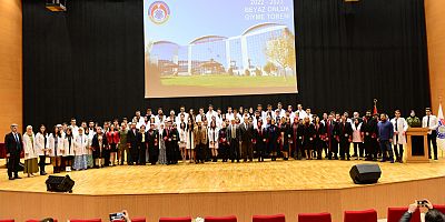 DİŞ HEKİMİ ADAYI ÖĞRENCİLER DÜNYA DİŞ HEKİMLERİ GÜNÜNDE BEYAZ ÖNLÜKLERİNİ GİYDİ