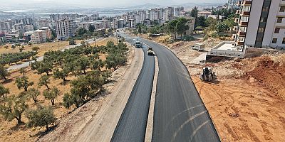 DOĞU-BATI ULAŞIMINA NEFES OLACAK GÜZERGÂHTA ASFALT MESAİSİ SÜRÜYOR