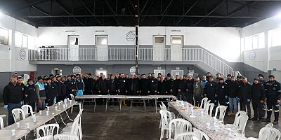 DULKADİROĞLU BELEDİYE BAŞKANI MEHMET AKPINAR, ÇEVRE KORUMA VE KONTROL MÜDÜRLÜĞÜ PERSONELİNİ ÖDÜLLENDİRDİ