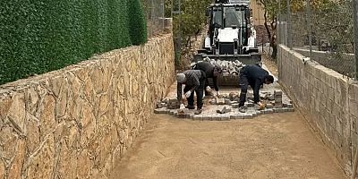 DULKADİROĞLU BELEDİYESİ KOZLUDERE MAHALLESİNDE KİLİT PARKE ÇALIŞMALARINA DEVAM EDİYOR