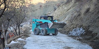 DULKADİROĞLU BELEDİYESİ’NDEN KIRSAL MAHALLELERE KİLİT PARKE HİZMETİ