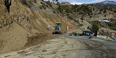 DULKADİROĞLU BELEDİYESİ SAĞANAK YAĞIŞLARA KARŞI SAHADA: KAPANAN YOLLARDA 7/24 ÇALIŞMA
