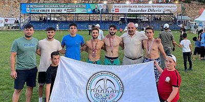 DULKADİROĞLU BELEDİYESİ SPOR KULÜBÜ'NDEN GÜREŞ BAŞARISI