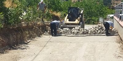 DULKADİROĞLU KUZUCAK MAHALLESİNDE KİLİT PARKE YOL ÇALIŞMALARI TÜM HIZIYLA DEVAM EDİYOR