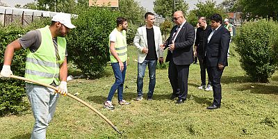 DULKADİROĞLU’NDA PARKLAR BAYRAMA HAZIR