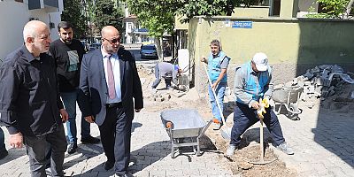  DULKADİROĞLU’NDA YIKIM ÇALIŞMALARINDA HASAR GÖREN KALDIRIMLAR YENİLENİYOR