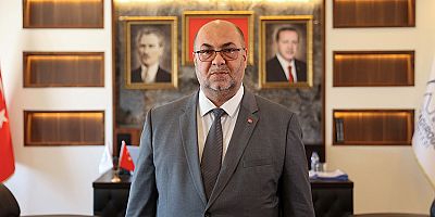 DULKADİROĞLU’NDAN DEPREM ŞEHİTLERİ ANISINA TİYATRO GÖSTERİMİ