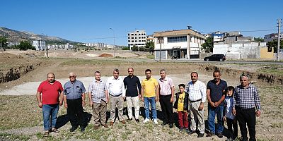 Yahya Kemal Mahallesinde vatandaşların oluşturduğu dernekle yapımına başlanan Yahya Kemal Cami’ne Dulkadiroğlu Belediyesi’nden destek geldi.