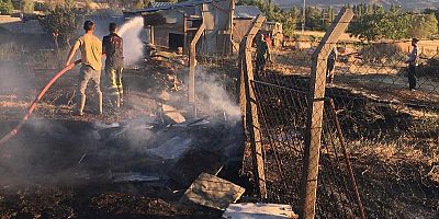 EKİNÖZÜ’NDE BAHÇE YANGINI BAL ARILARINI TELEF ETTİ