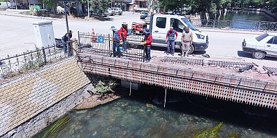 ELBİSTAN’DAKİ KÖPRÜLER BÜYÜKŞEHİR’İN DOKUNUŞUYLA YENİLENİYOR
