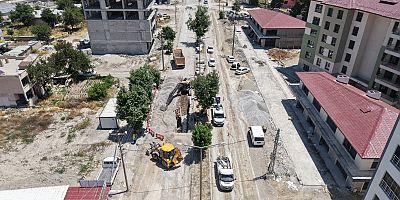 ELBİSTAN MALATYA CADDESİ'NDE ALTYAPI YENİLEME ÇALIŞMALARI ARALIKSIZ DEVAM EDİYOR