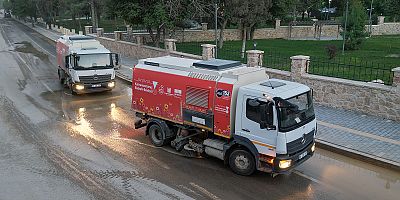 ELBİSTAN PINARBAŞI CADDESİ BÜYÜKŞEHİR’İN ÇALIŞMALARIYLA TERTEMİZ