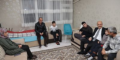 BAŞKAN OKAY, ENGELLİ BİREYLERE  YARDIMCI OLMAK BİZLERİN BOYNUNUN BORCU