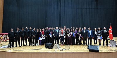 EZGİLERLE ANLATILAN HİKÂYELER: KSÜ’DE GÖNÜLLERE DOKUNAN TÜRKÜ GECESİ