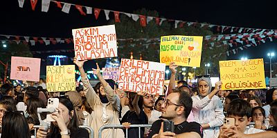 FUAR GECESİNE İMZASINI “İKİLEM” ATTI KAFUM’DA MÜZİK ZİYAFETİ YAŞANDI