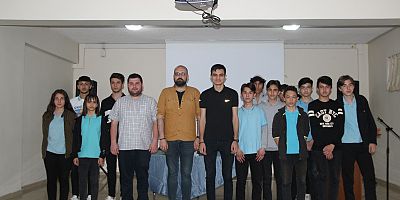 GAZETECİ ÖMER FARUK SALMAN GENÇLERLE TECRÜBELERİNİ PAYLAŞTI