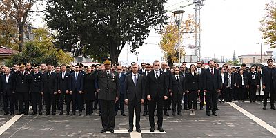 GAZİ MUSTAFA KEMAL ATATÜRK, VEFATININ YIL DÖNÜMÜNDE TÖRENLE ANILDI