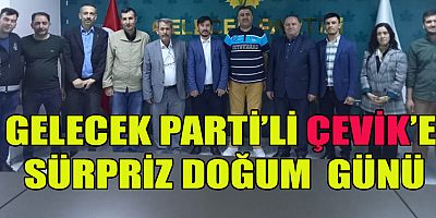 Gelecek Partisi Kahramanmaraş İl Başkan Yardımcısı ve İletişim Başkanı Kenan Çevik’e sürpriz doğum günü kutlaması düzenlendi.