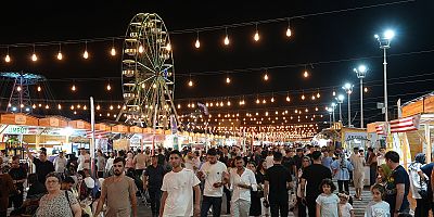 GELENEKSEL AĞUSTOS FUARI ESNAFIN YÜZÜNÜ GÜLDÜRDÜ